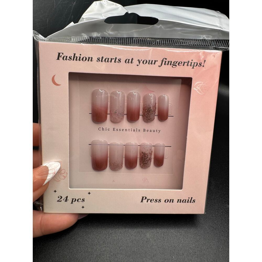 NWT Square Shape Medium Length Ombré & Glitter Beautiful Press-on Nails 24pc